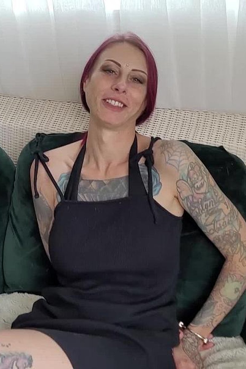 Georgia Interview - Screenshot 1 of 4 - Bondage