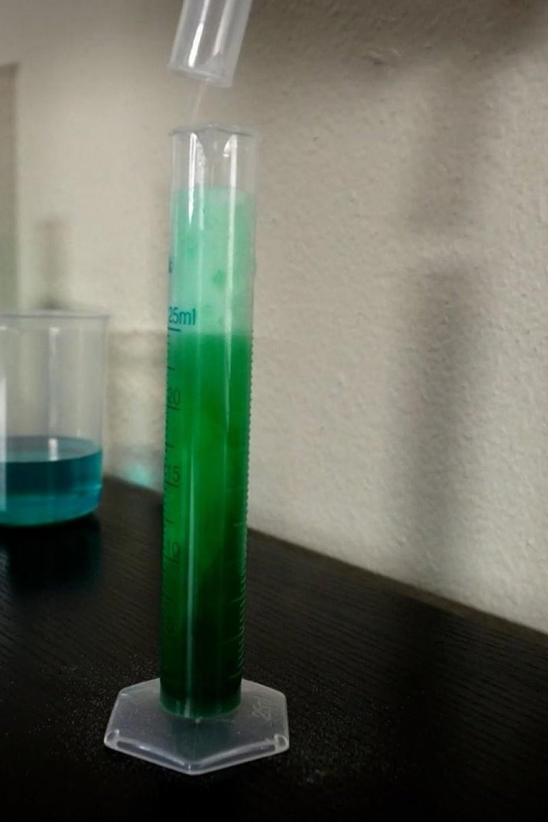 Lab Accident - Screenshot 1 of 4 - Bimbofication
