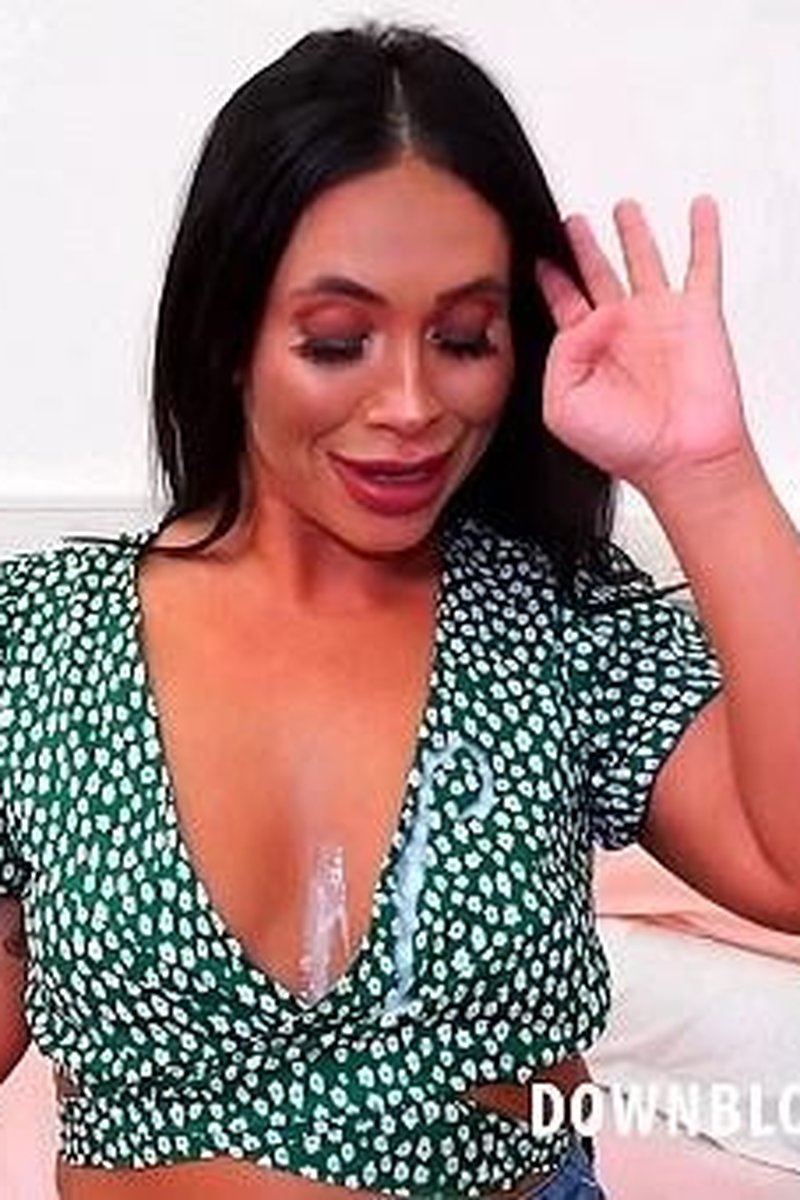 Hannah Shaw - Screenshot 1 of 4 - Downblouse