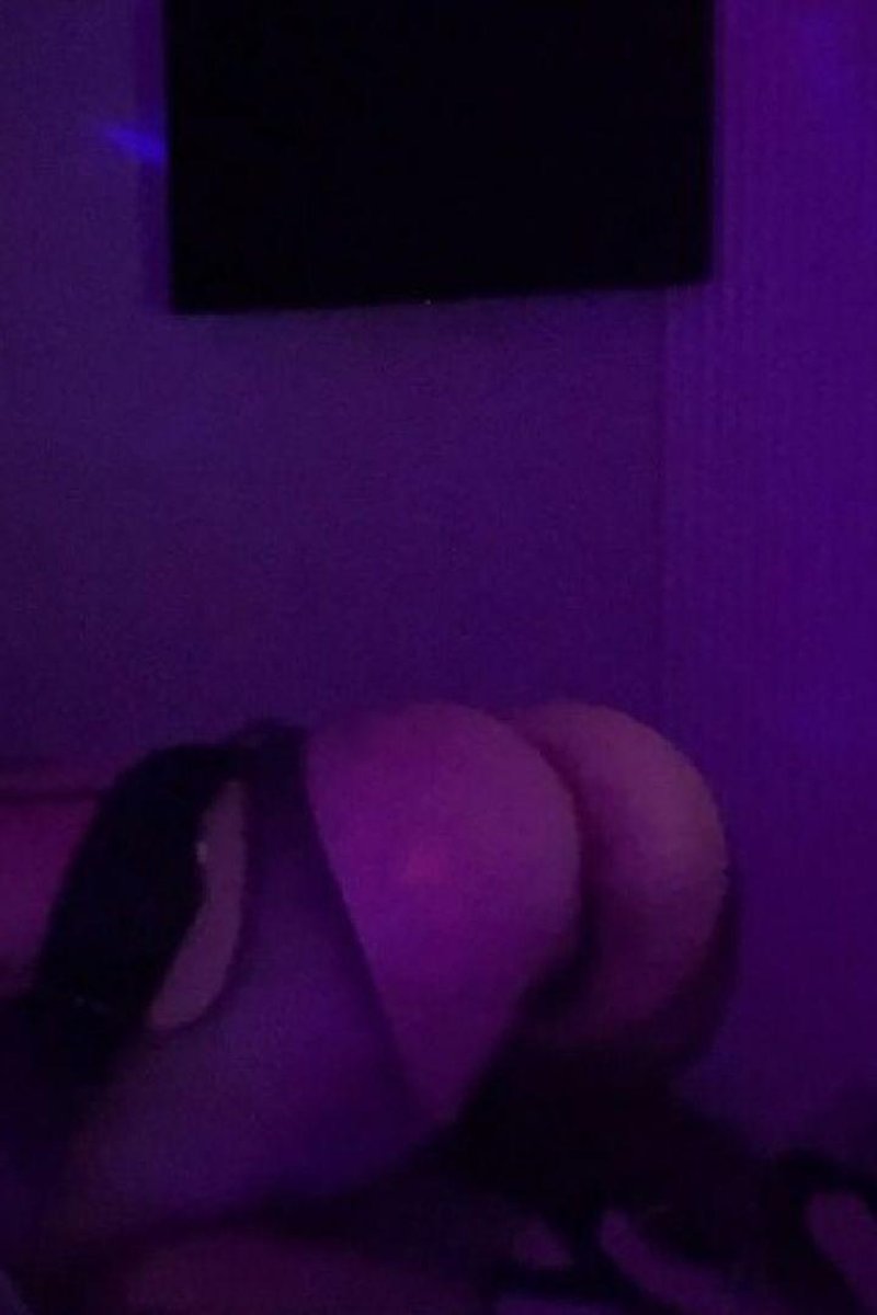 Private Striptease - Screenshot 1 of 4 - Ass Fetish