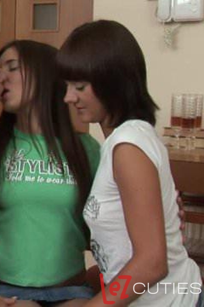 Triple Joy! - Screenshot 1 of 4 - Brown Hair