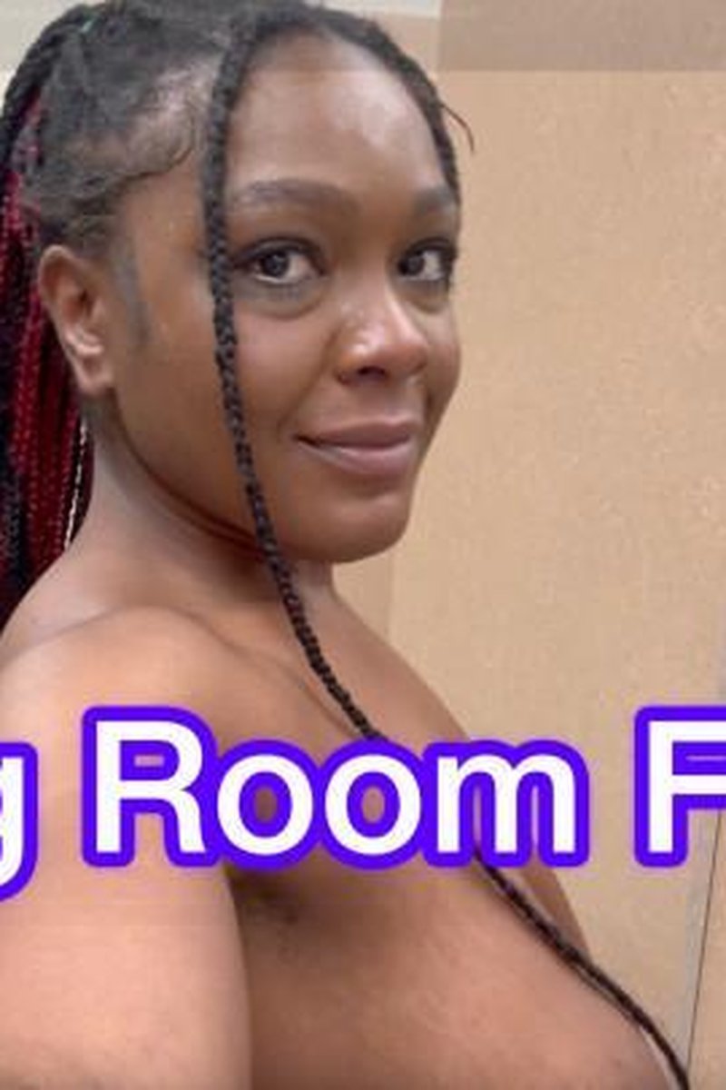 Dressing Room Fun - Screenshot 1 of 4 - Black