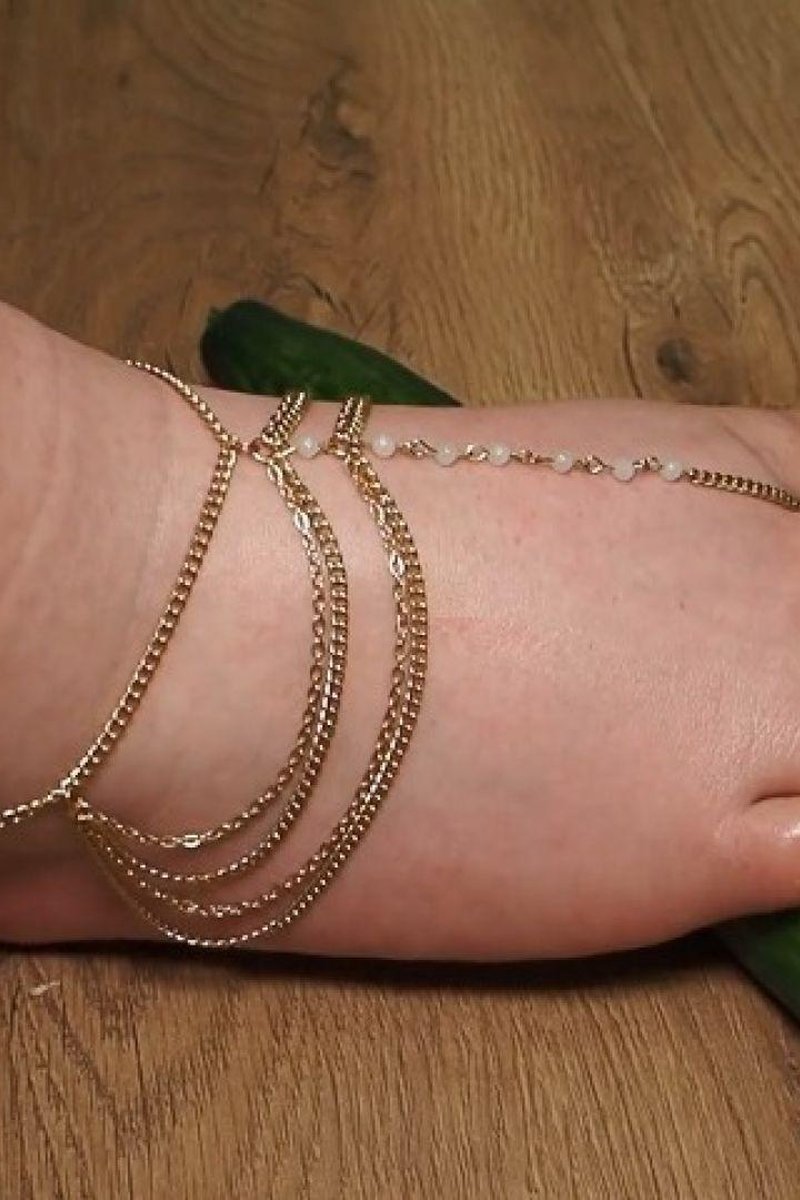 2 Foot Bbws Play With Cucumber - Blue Pedicure No Talking - Screenshot 1 of 4 - BBW