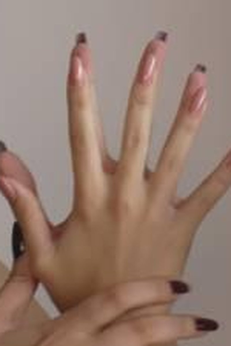 Big Hands Comparing 1 - Screenshot 1 of 4 - Fetish
