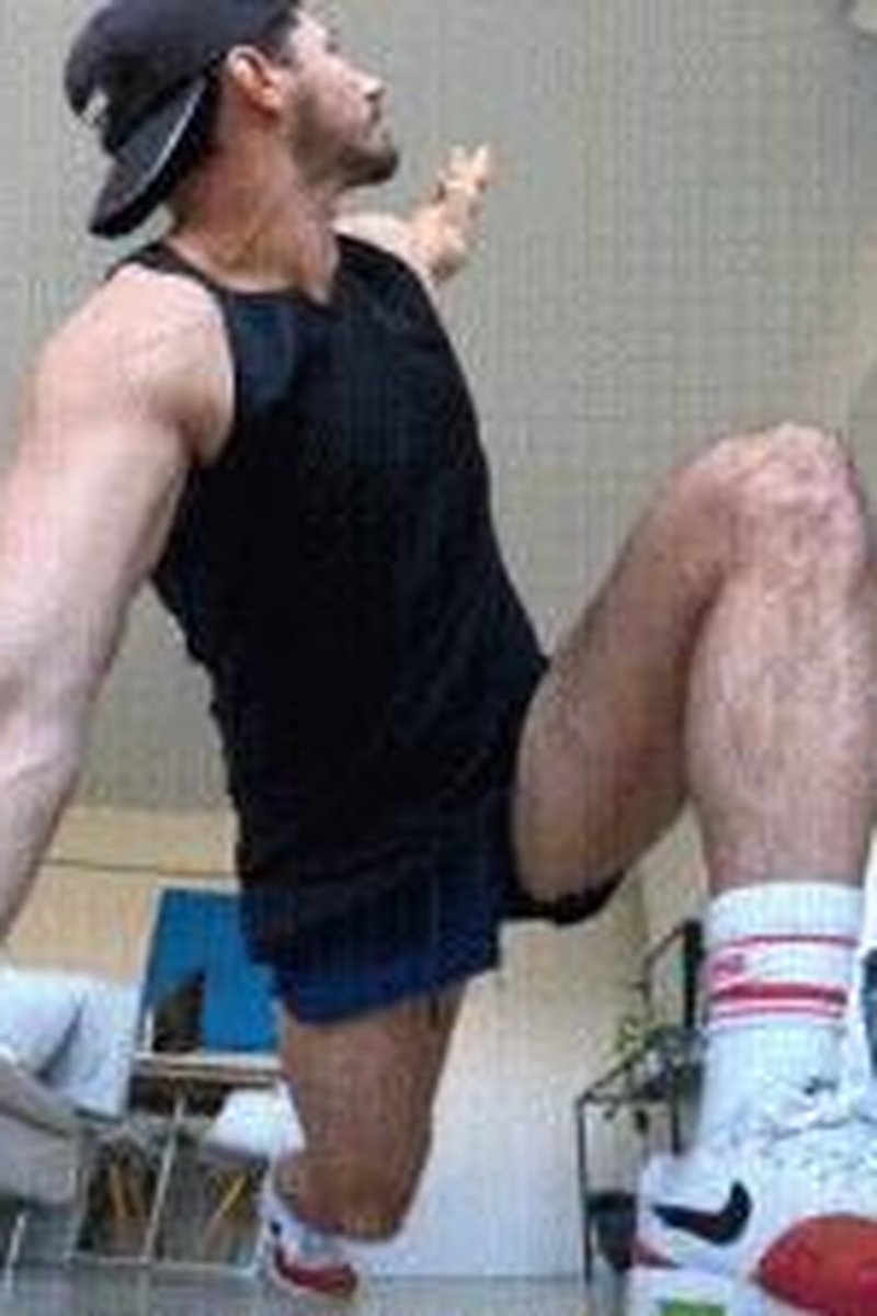 Thomas Workout - Screenshot 1 of 4 - Foot Fetish