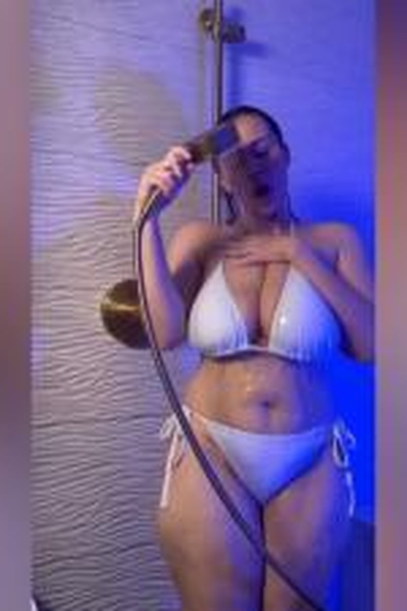 Shower Show 13 - Screenshot 1 of 4 - BBW