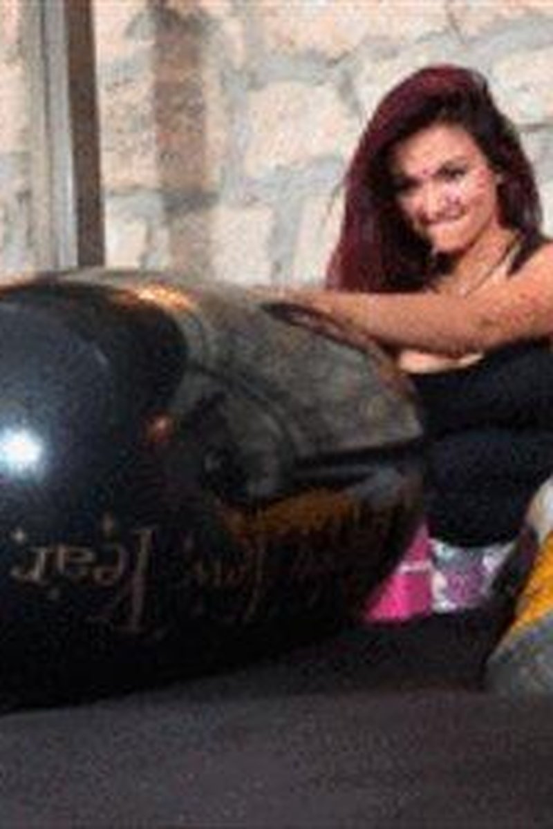 Outdated - Screenshot 1 of 4 - Boots