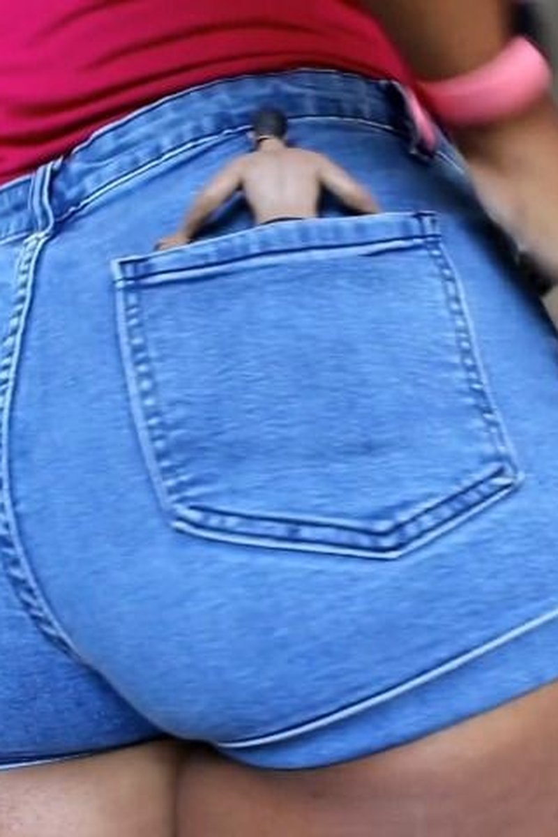 Pinned - Screenshot 1 of 4 - Ass Smooshing