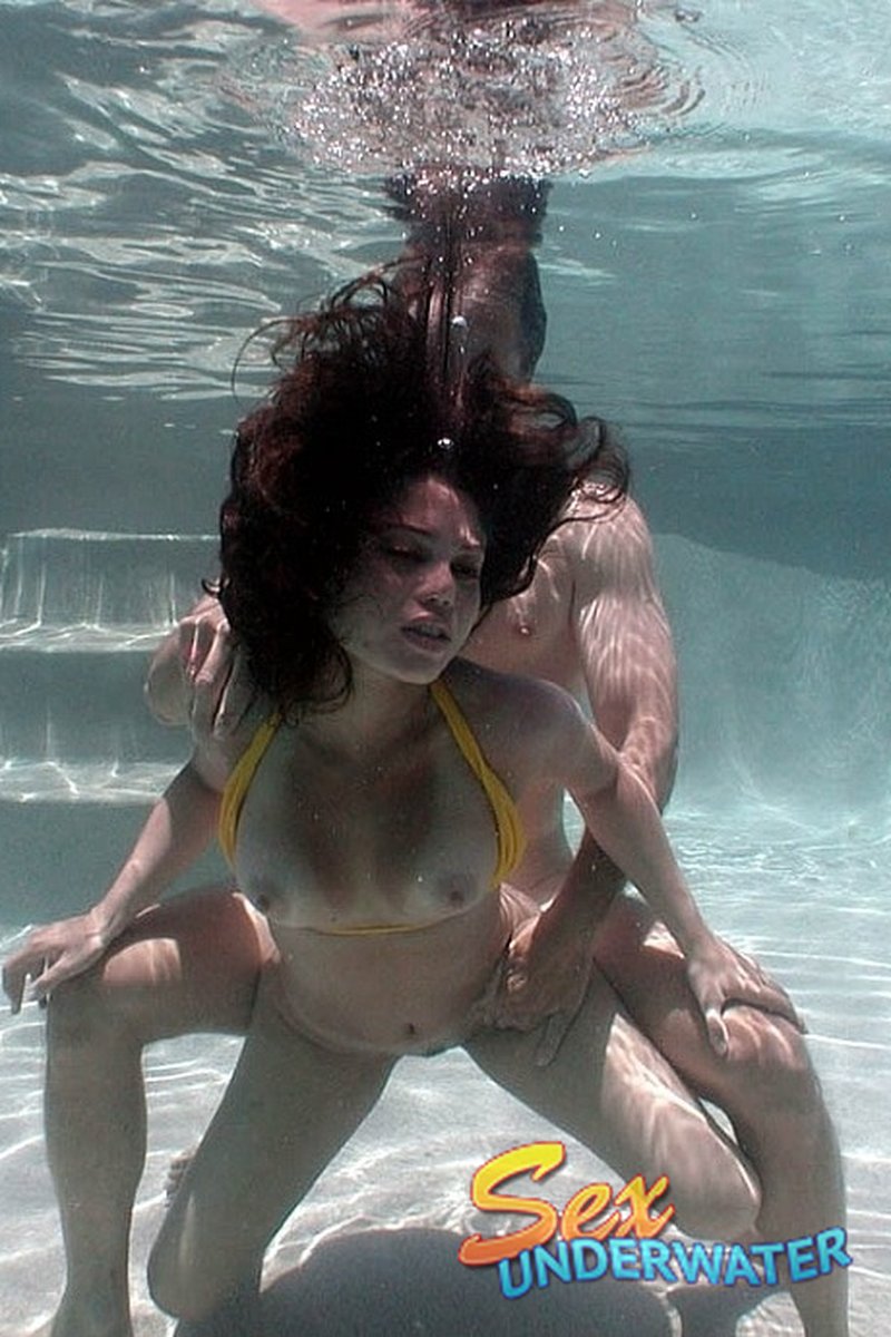 Luccia - Screenshot 1 of 4 - Water