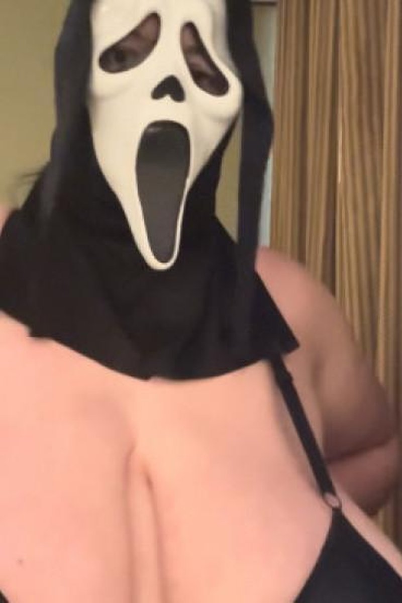 Big Titty Ghostface - Screenshot 1 of 4 - Bbwssbbw