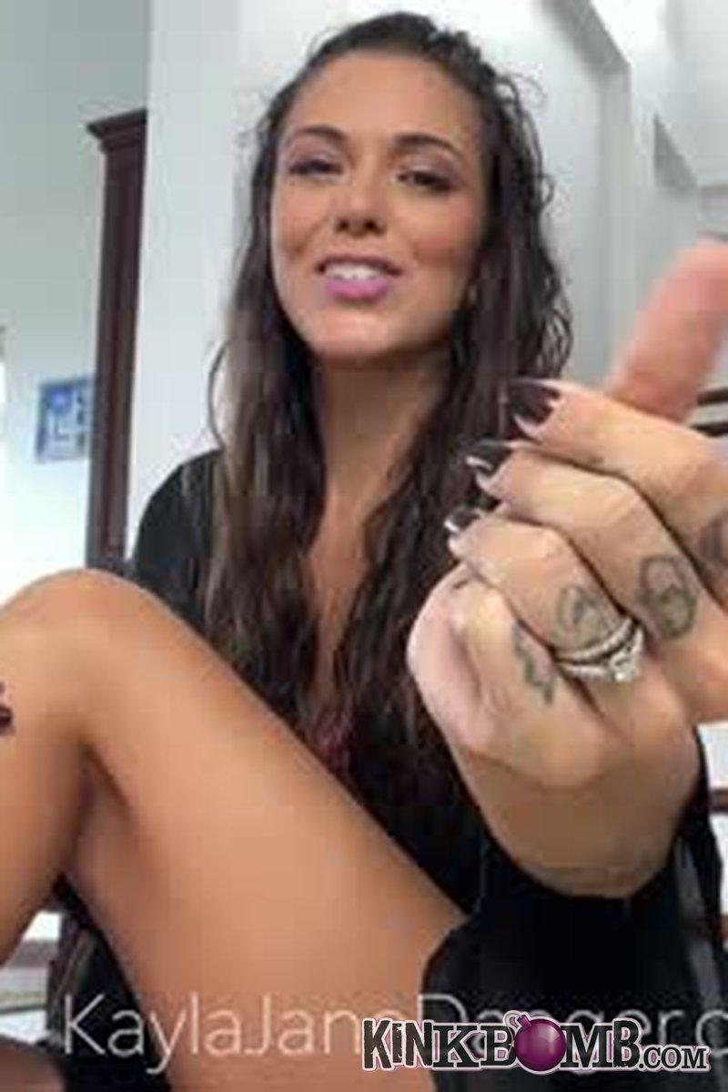 Kayla Jane Danger: New Obsession My Manicured Hands - Screenshot 1 of 4 - Femdom