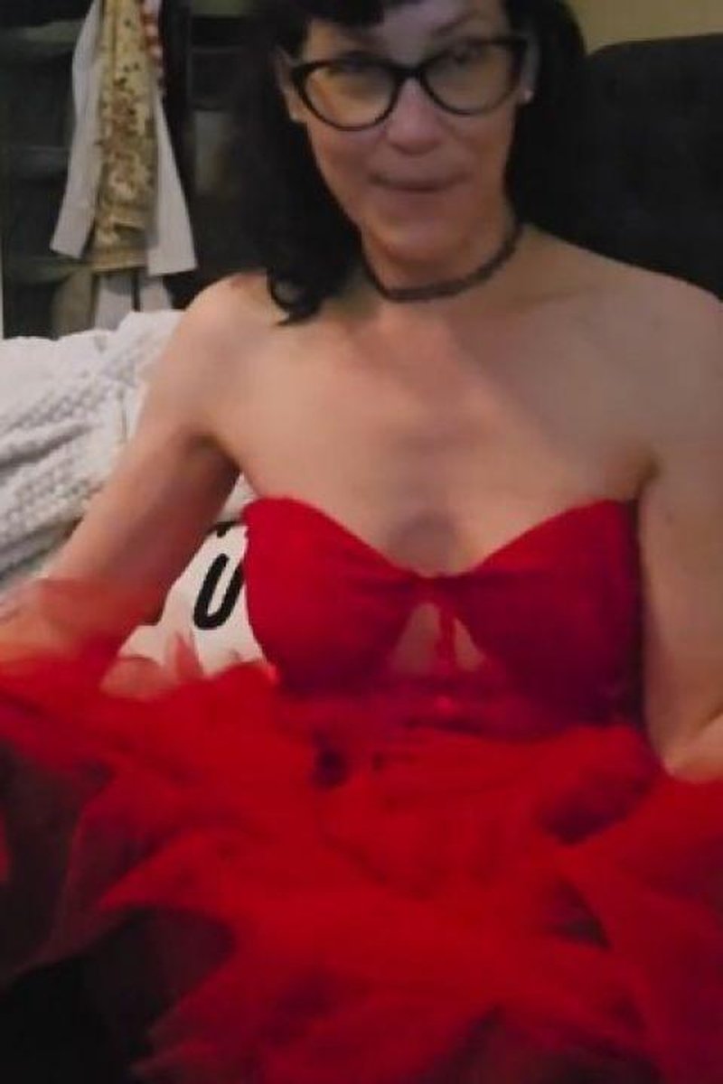 Aita Reading Reddit - Screenshot 1 of 4 - Chatting