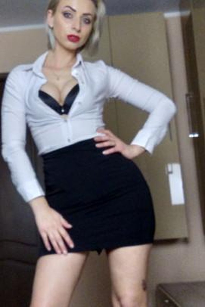 No Touching Yourself - Screenshot 1 of 4 - Femdom