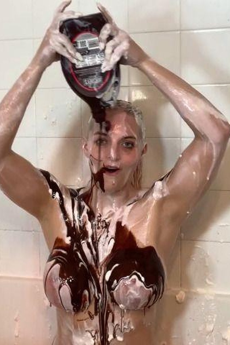 Messy Macy - Screenshot 1 of 4 - Food