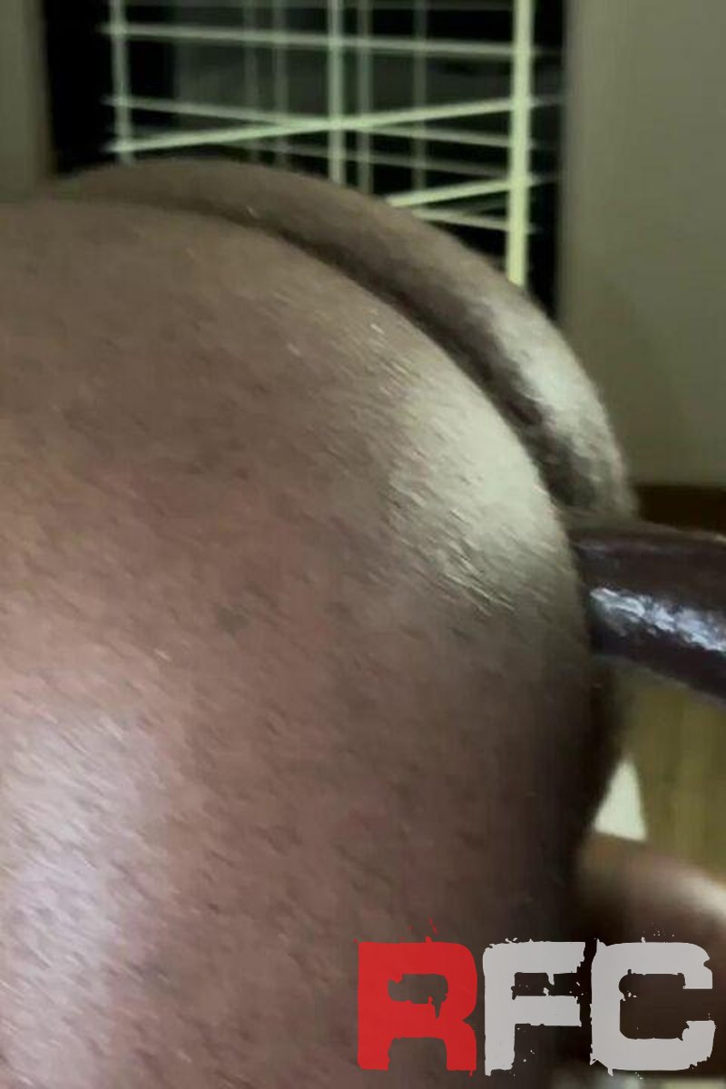 Stroke My Hole Out - Screenshot 1 of 4 - Big Muscle Guys