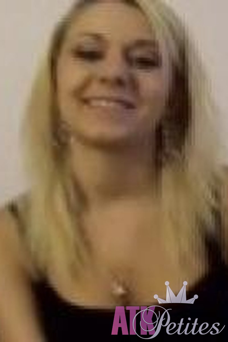 Ashlee - Solo - Screenshot 1 of 4 - Ashlee Ash036