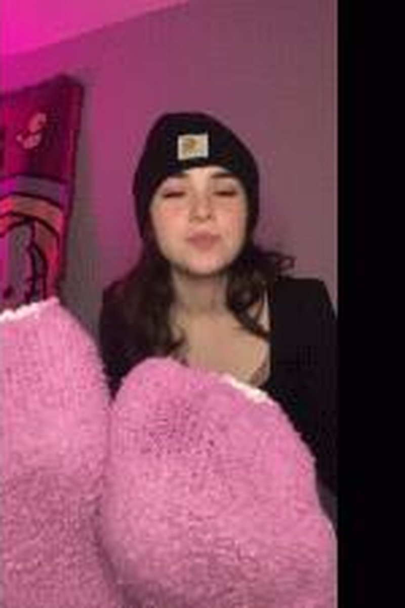 The Fuzzy Socks Said Down On All 4S Not Me - Screenshot 1 of 4 - 21 Year-old