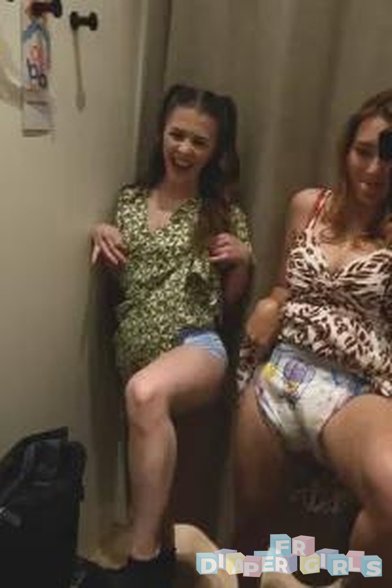 Changing Room - Screenshot 1 of 4 - Charlotte