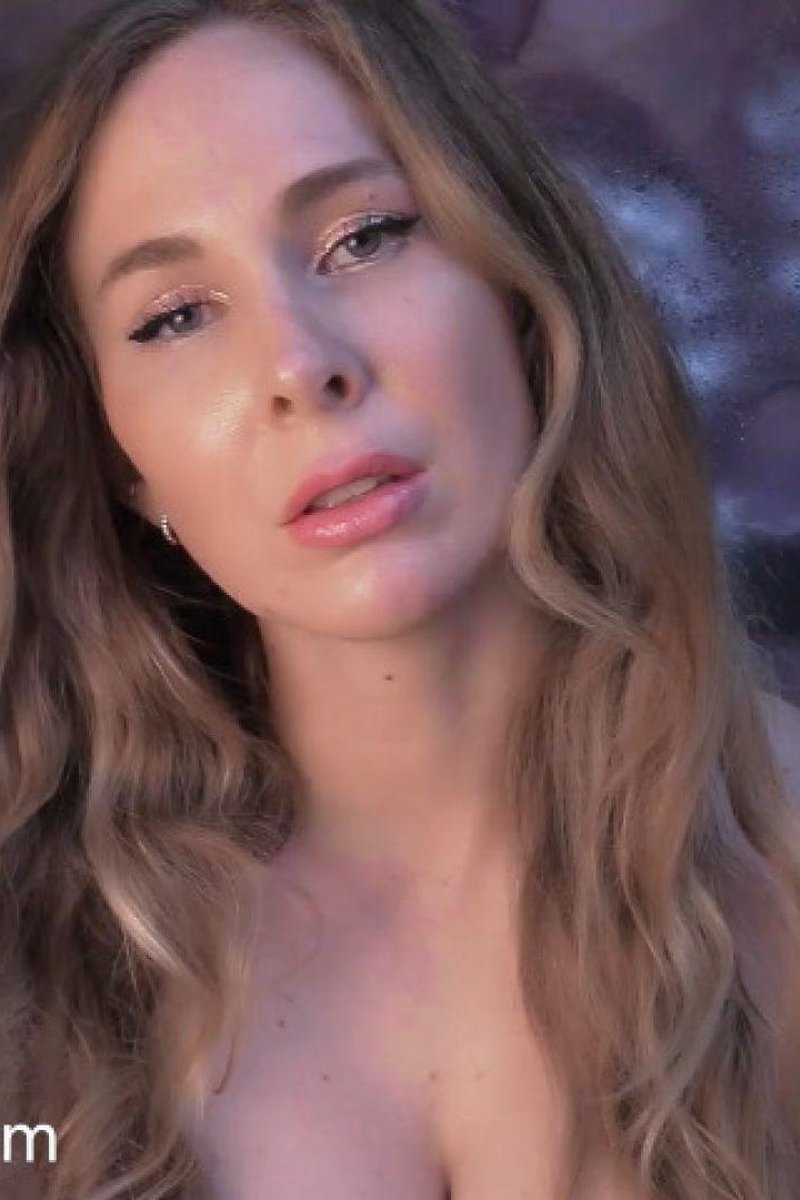 My Mesmerizing Face - Screenshot 1 of 4 - Eye Contact