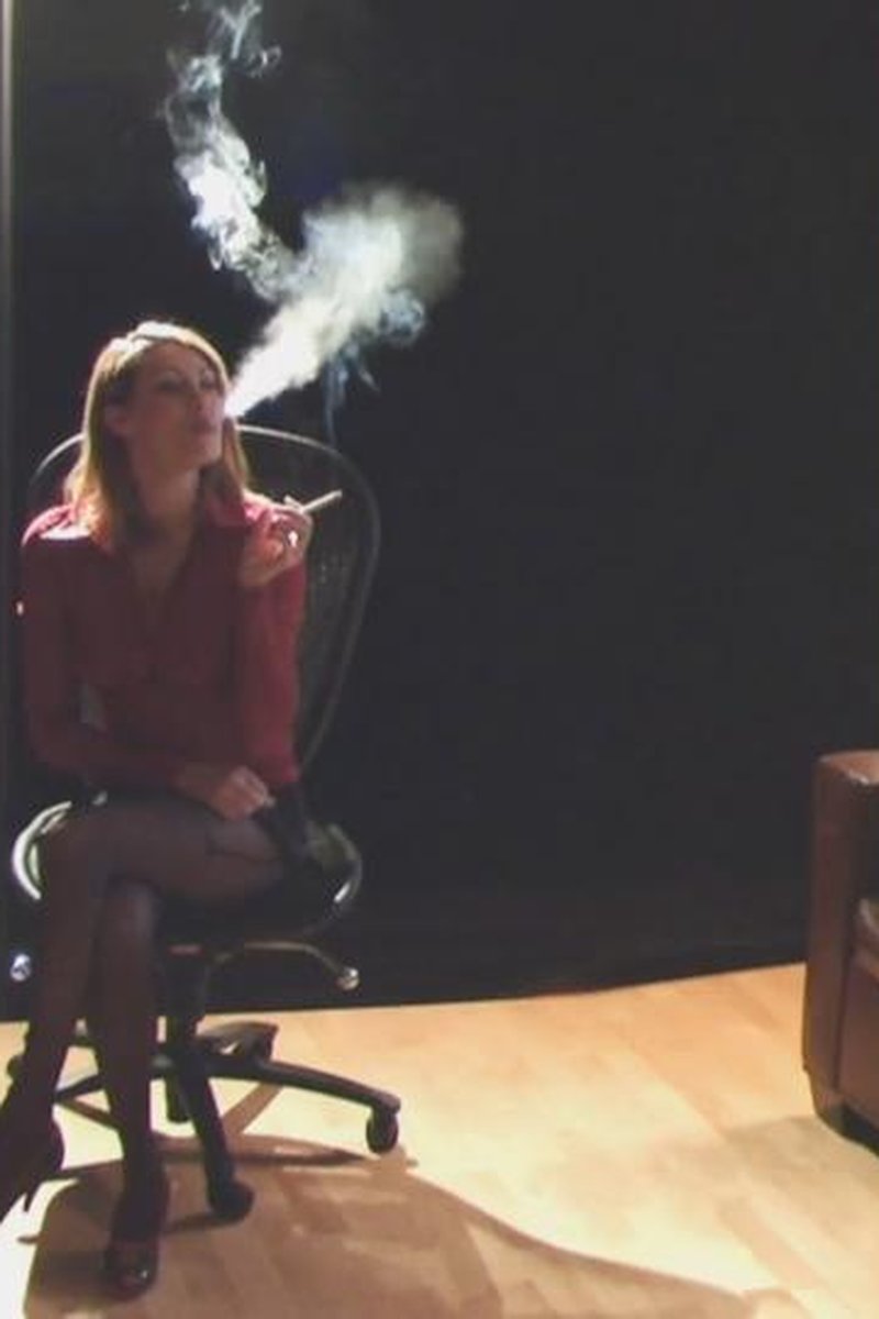 Olivia Alize 2 - Screenshot 1 of 4 - Spanking
