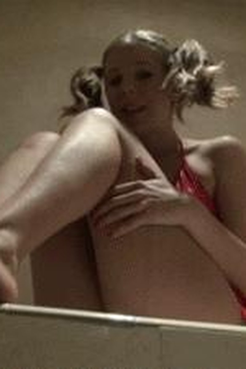 Oiled Up - Screenshot 1 of 4 - Ass Worship