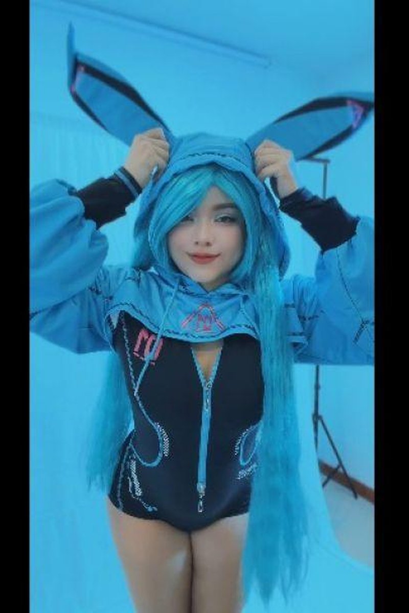 Silly Hatsune Miku - Screenshot 1 of 4 - Babes