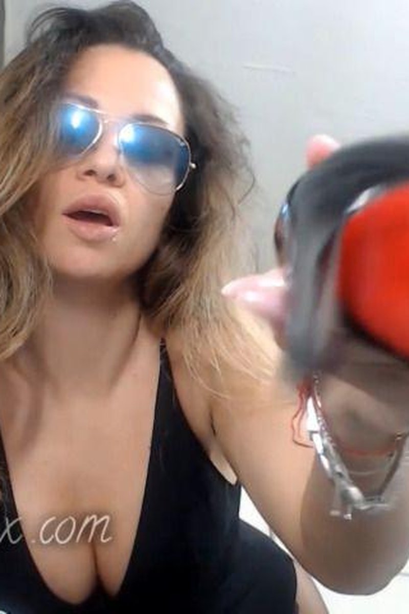 TP-manyvidsspanishfindomsonia-humiliated-at-my-feet-spanish-audio