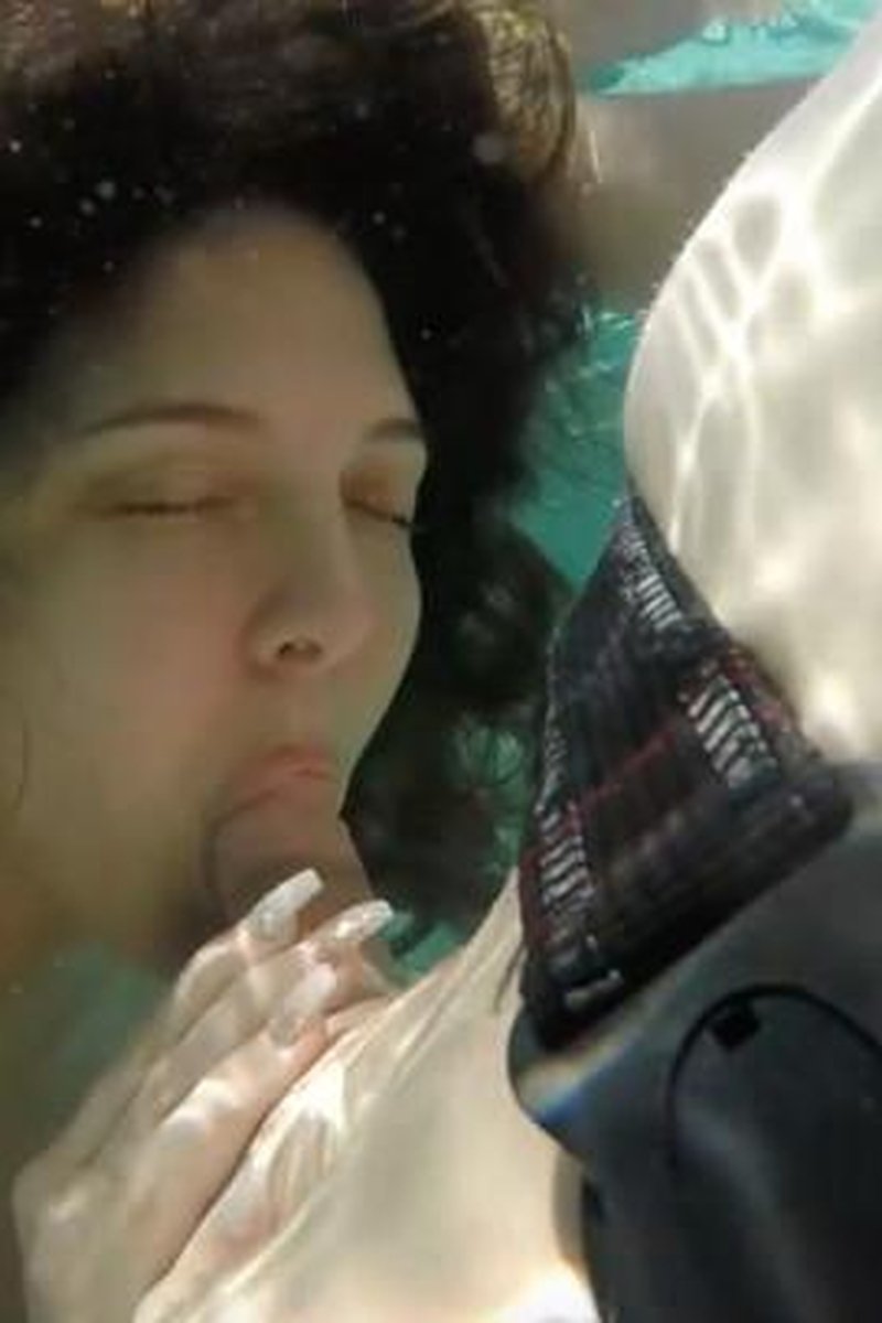 Sadie Holmes Imposed Underwater Blowjob - Screenshot 1 of 4 - Blowjob