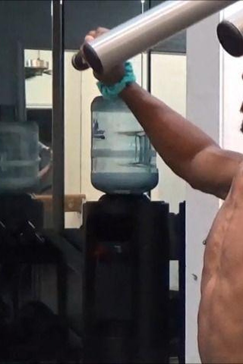 Upper Body Workout - Screenshot 1 of 4 - Muscle Worship