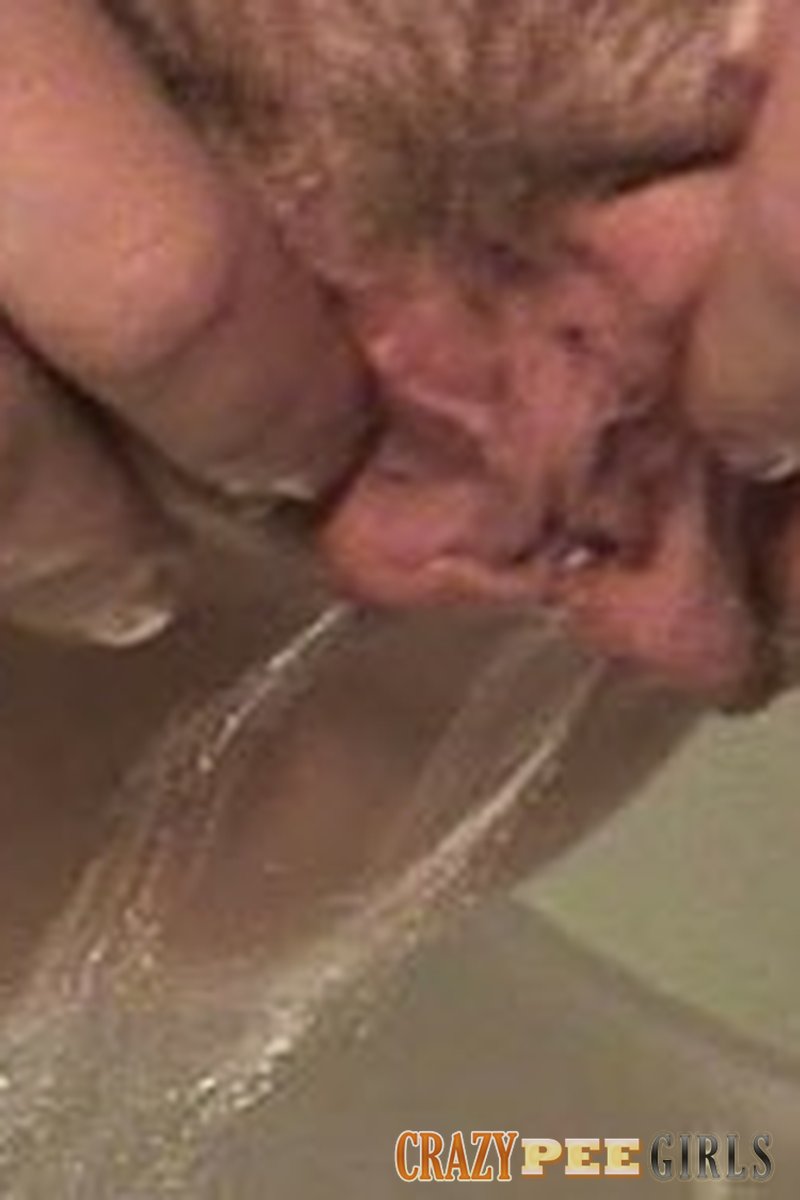 Peeing - Screenshot 1 of 4