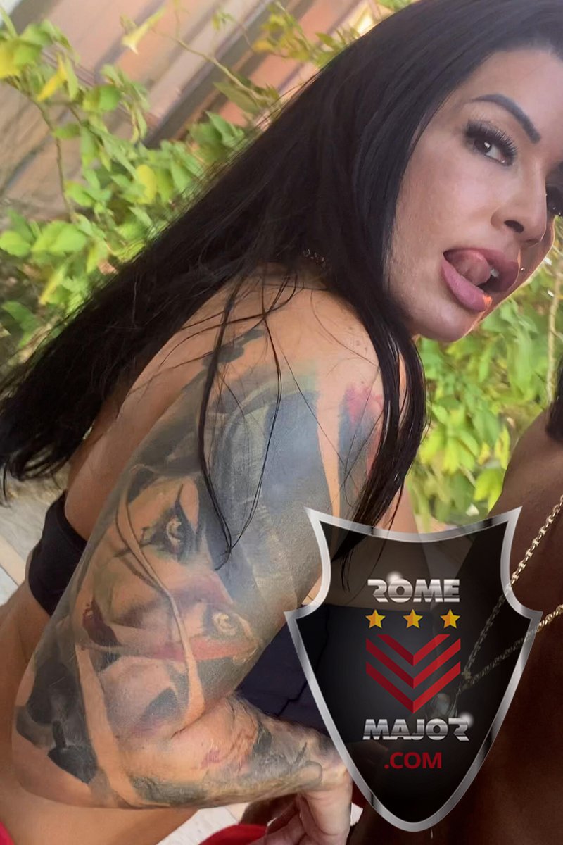 Juicy Poolside Score - Screenshot 1 of 4 - Anal