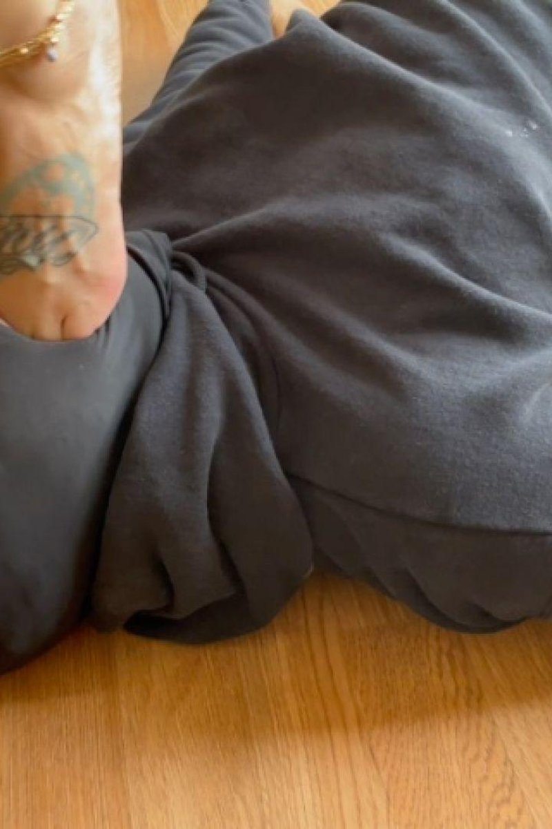 Jammy Vans - Screenshot 1 of 4 - Foot Fetish