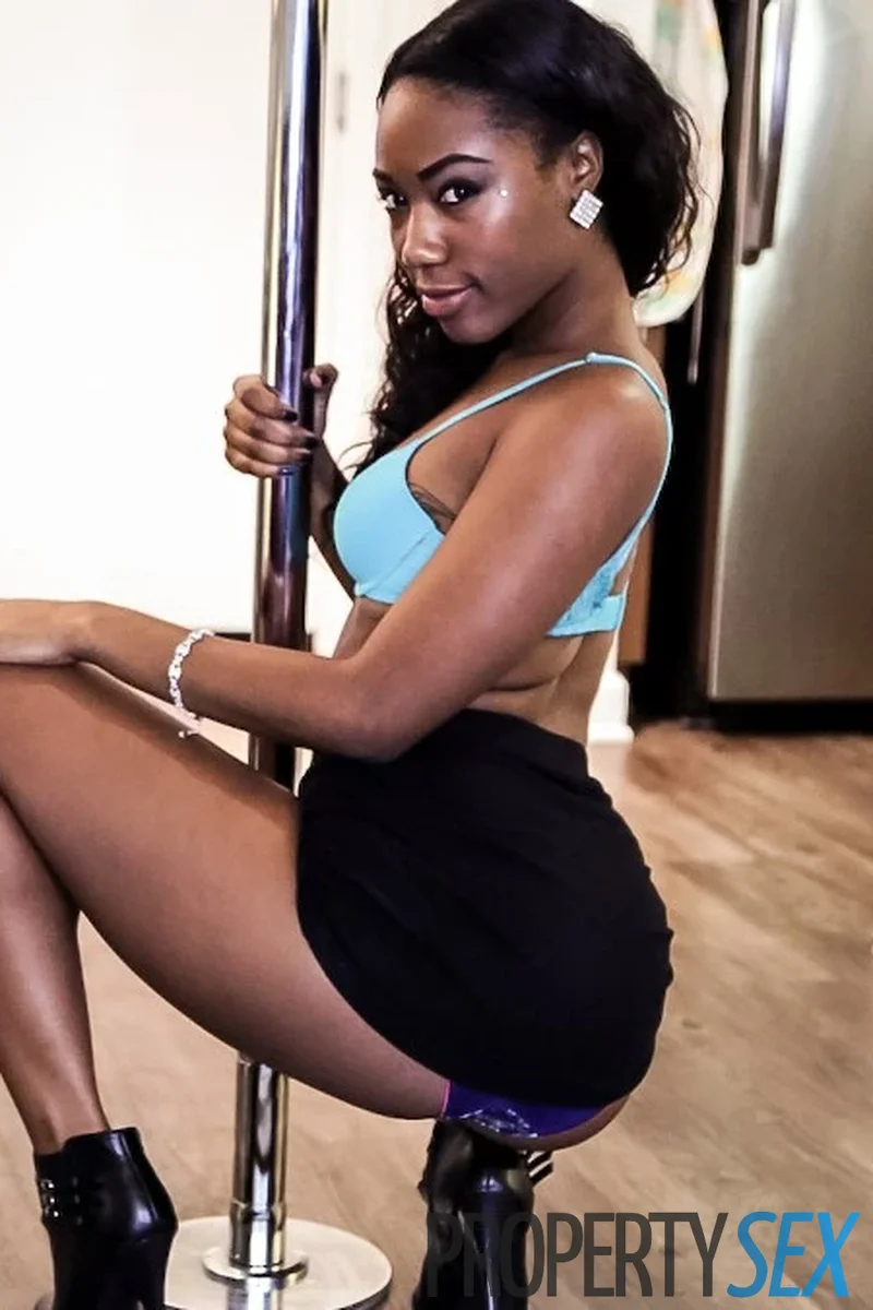 Stripper Pole Problems - Screenshot 1 of 4 - Average Body