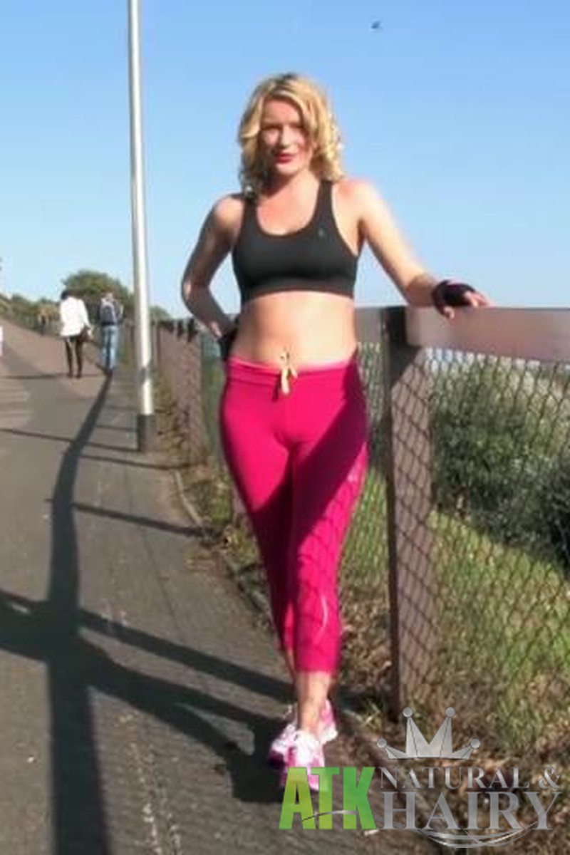Vanessa Scott - Interview - Screenshot 1 of 4 - Big Tits