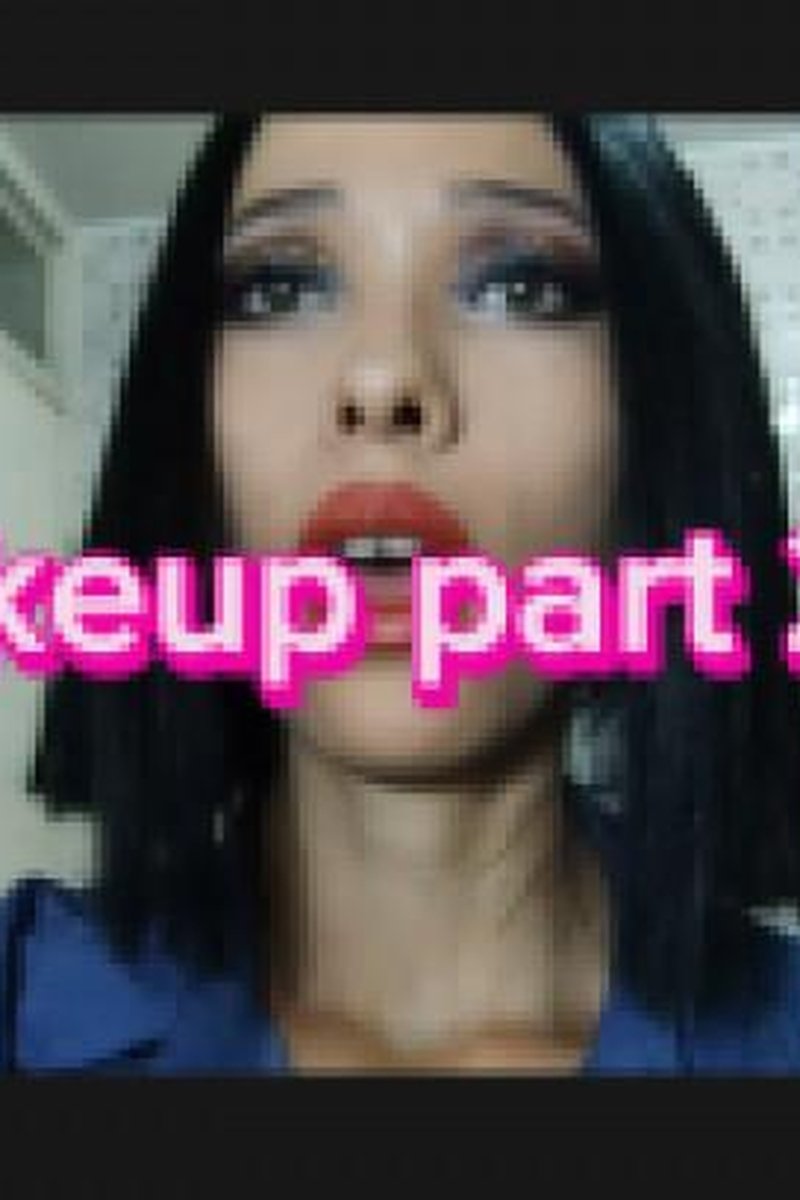 Makeup Part 2 - Screenshot 1 of 4 - Latin Woman