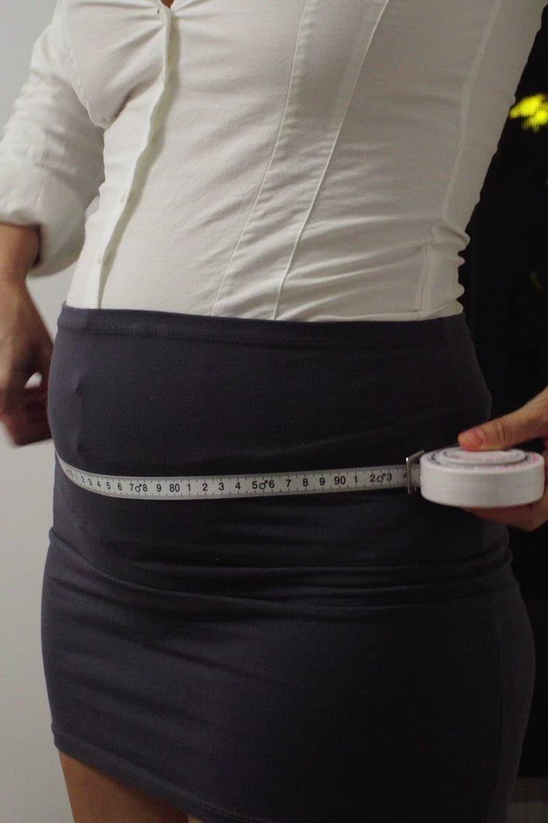 Stuffed Until I Couldn't Move | Belly Pushing Tight Skirt - Screenshot 1 of 4 - Barriga