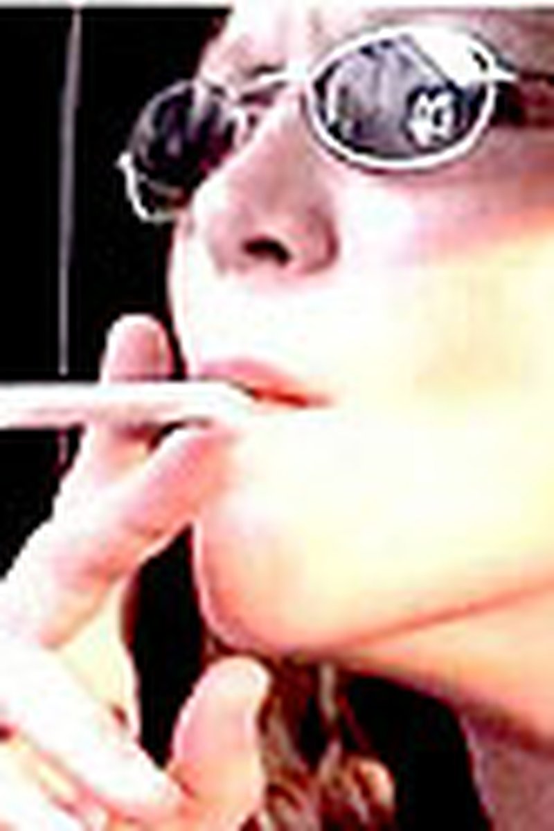 Cricket - Screenshot 1 of 4 - Smoking