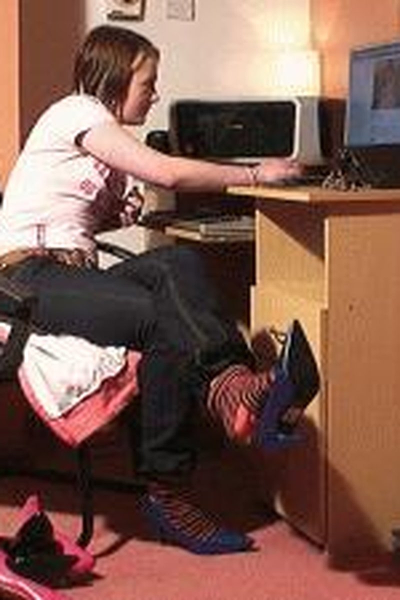 Multi Shoe Dangling - Screenshot 1 of 4 - Dangling