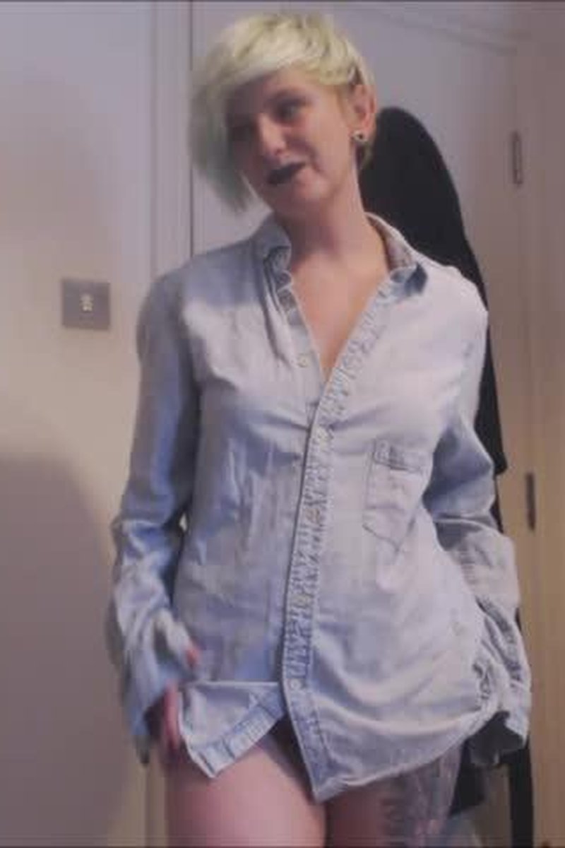 Eating Guy With Witch Pixie - Screenshot 1 of 4 - Food