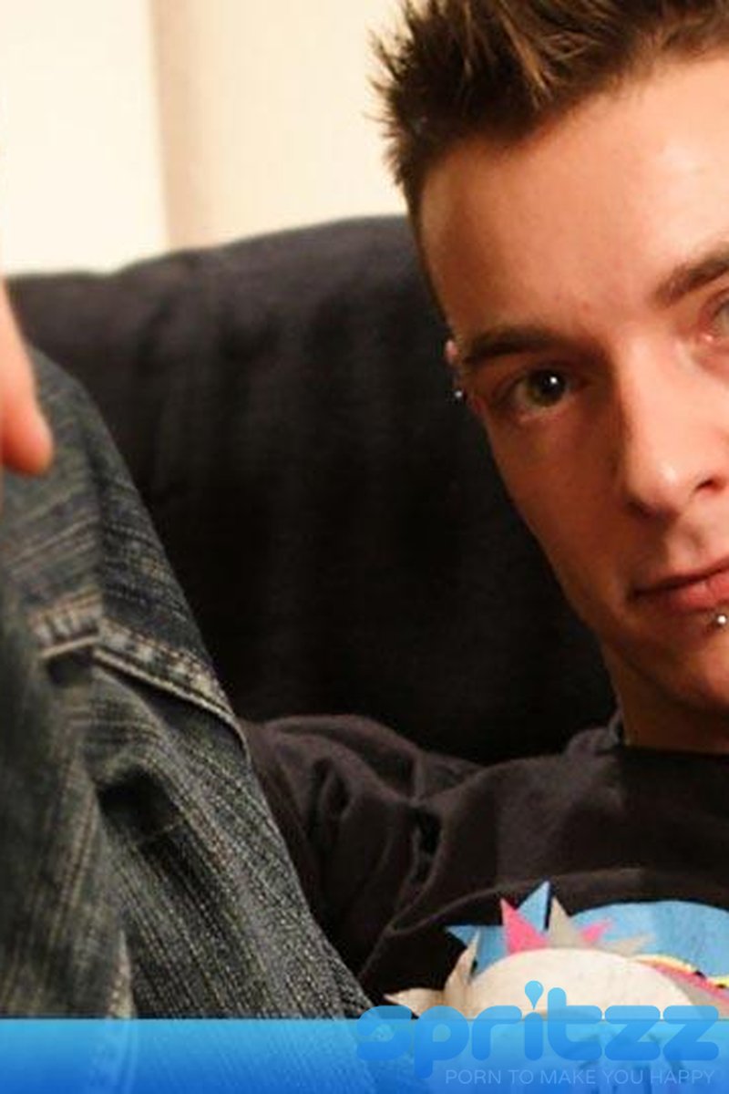 Casting Kris - Screenshot 1 of 4 - Gay