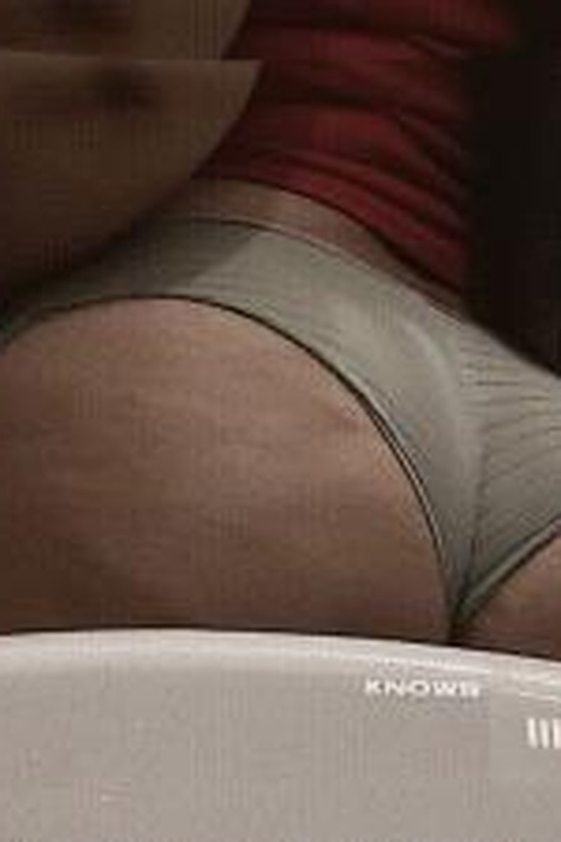 She Knows - Screenshot 1 of 4 - Ass Fetish