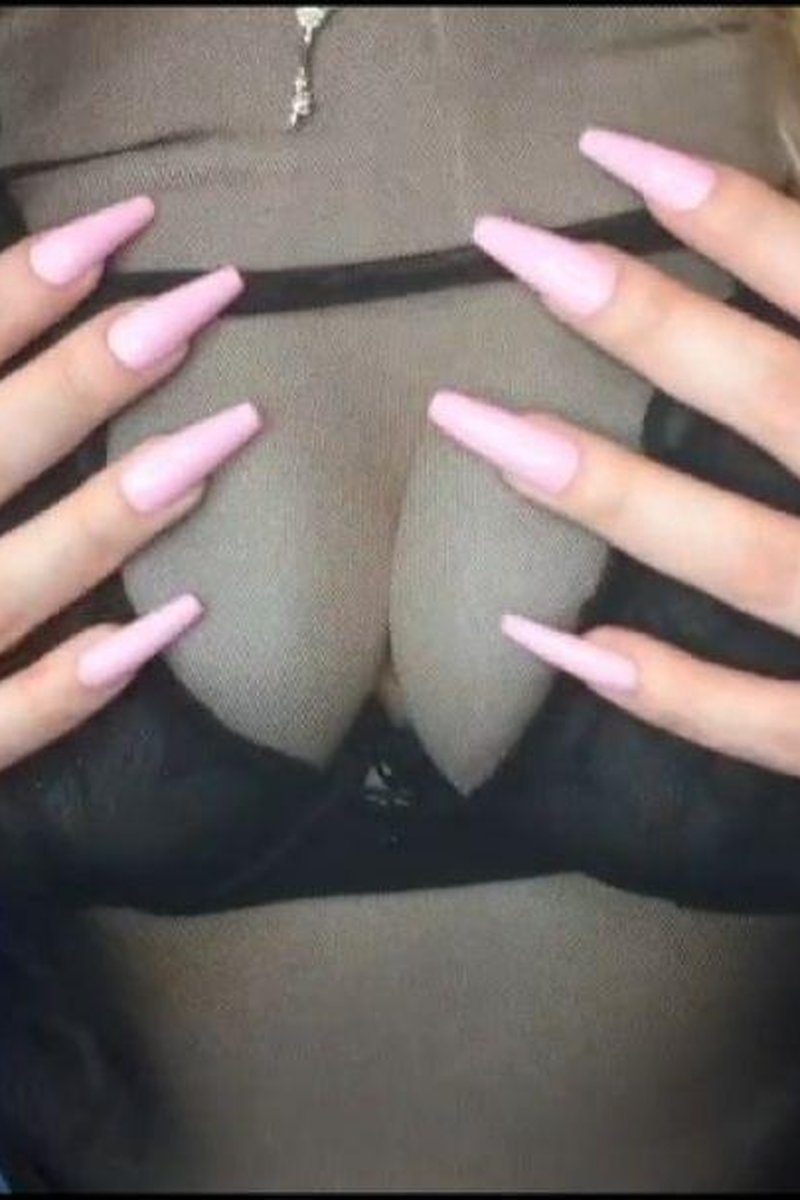 Cleavage - Screenshot 1 of 4 - Blonde Hair (Female)