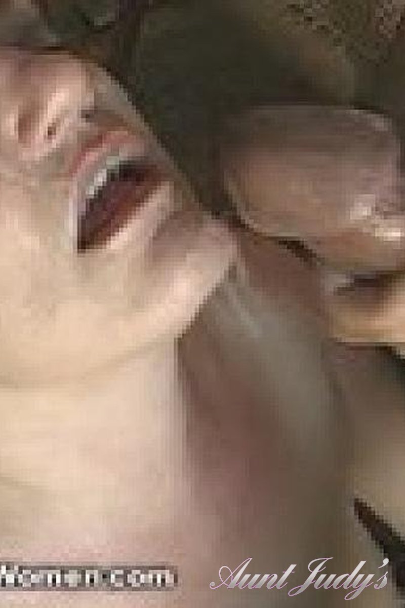 18 Clips - Screenshot 1 of 4 - MILF (30+)