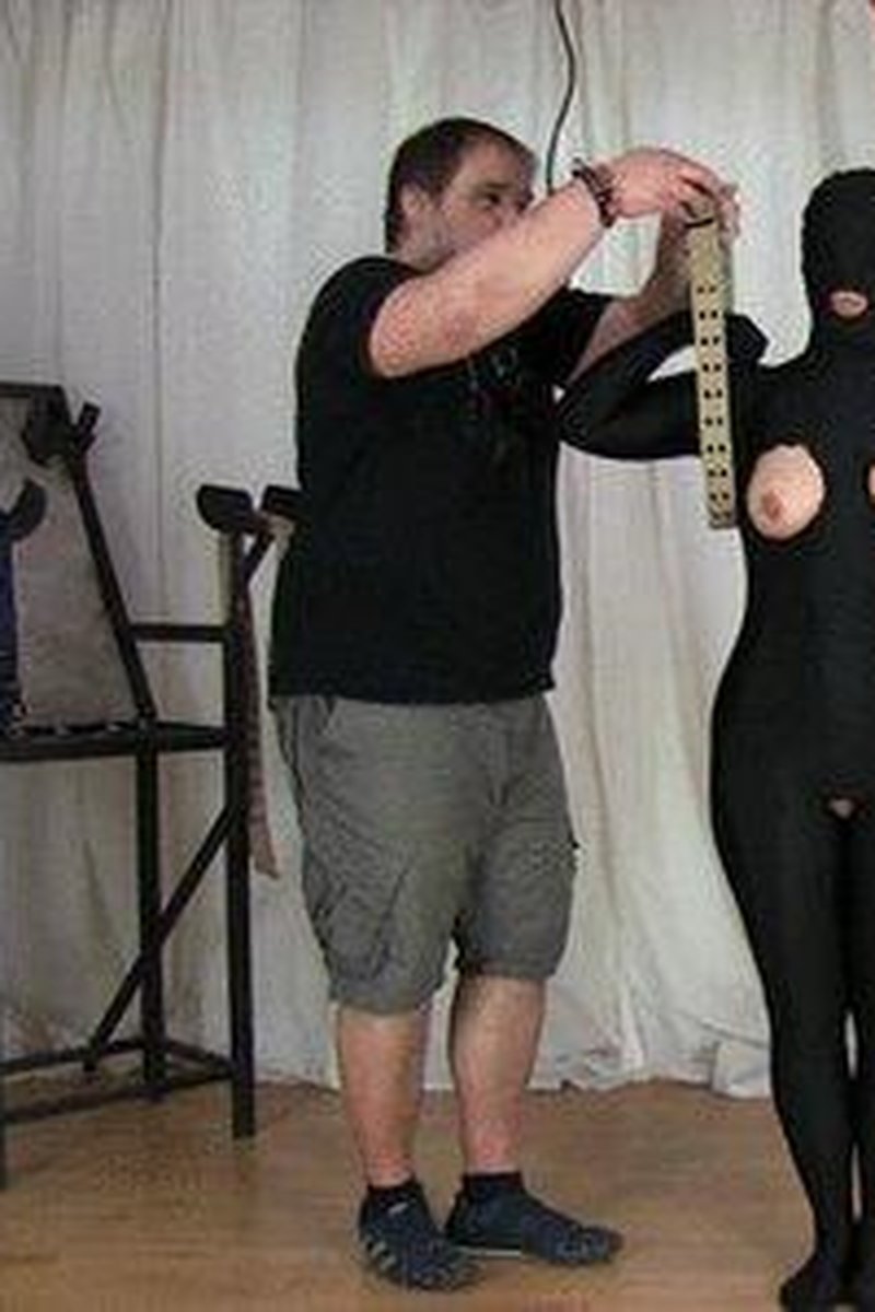 Catsuit - Screenshot 1 of 4 - BDSM