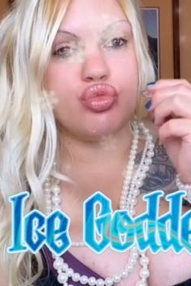 Ice Goddess - Screenshot 1 of 4 - Big Nipples