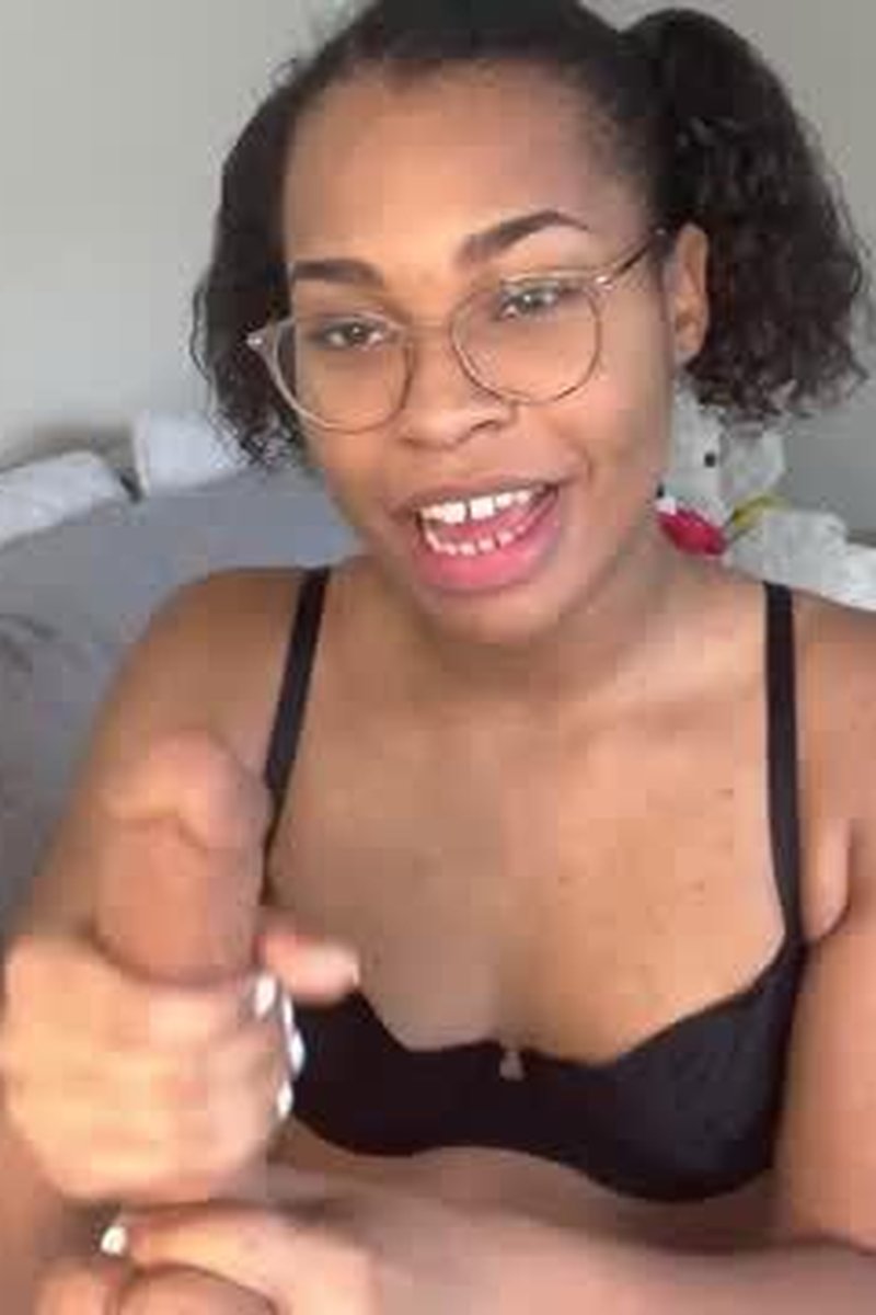 Endging JOI - Screenshot 1 of 4 - Glasses