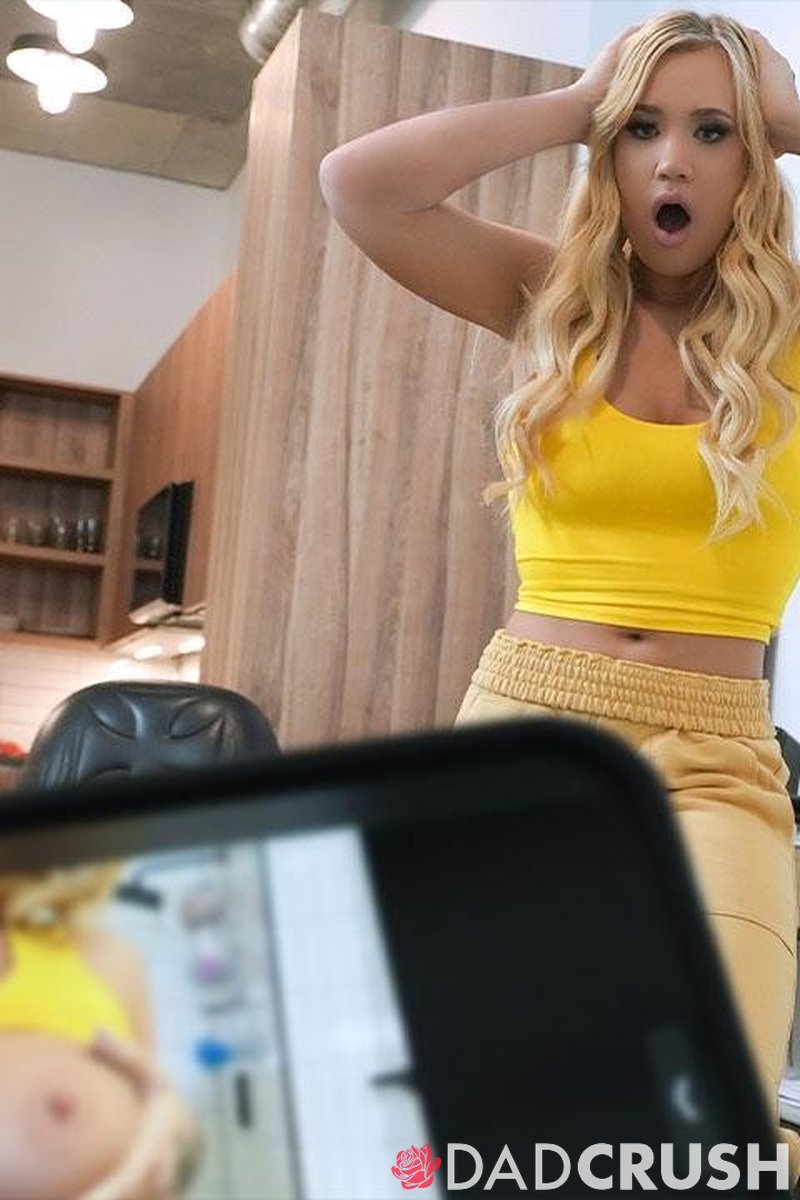 Titty Pics - Screenshot 1 of 4 - All Sex