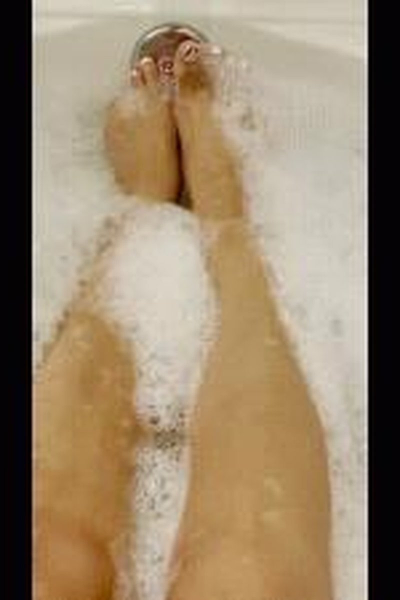 Bubble Bath Toes - Screenshot 1 of 4 - Bathroom