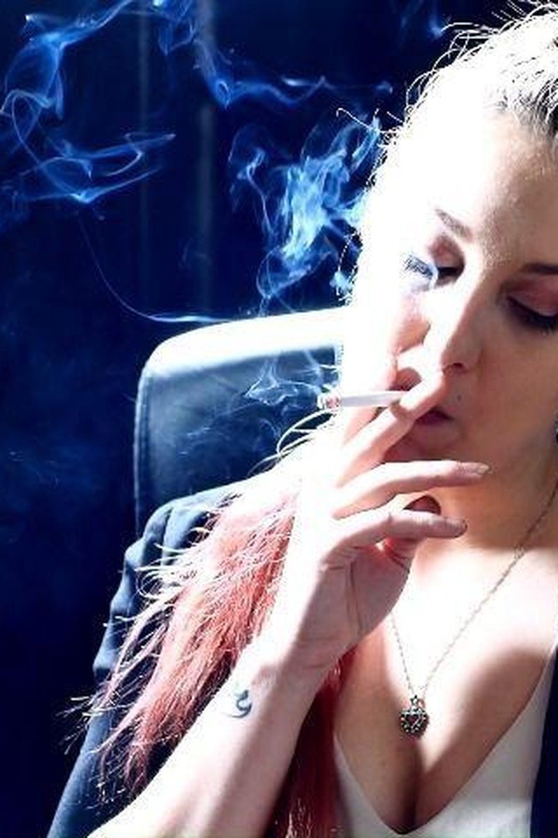 Chain Smoking Interview - Screenshot 1 of 4 - Fetish