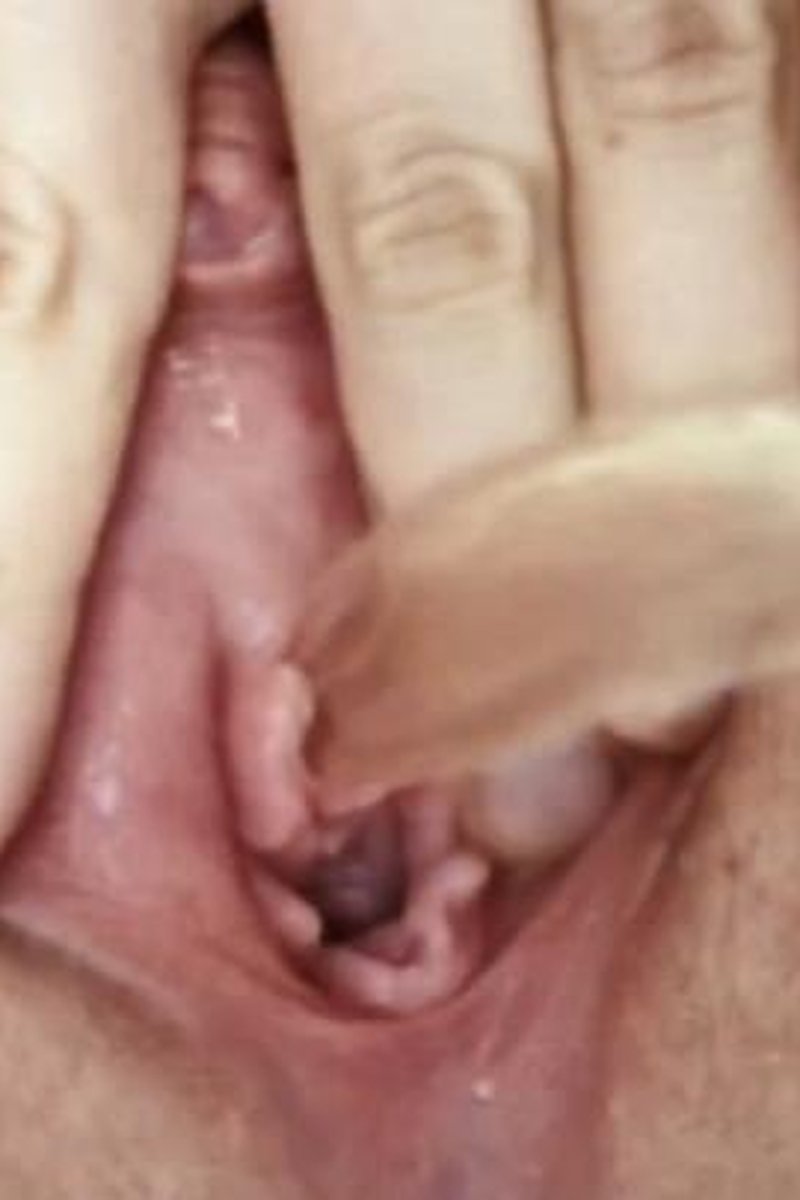 Close Up Pee - Screenshot 1 of 4 - Close Up